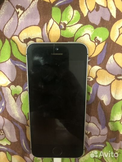 iPhone SE, 32 ГБ