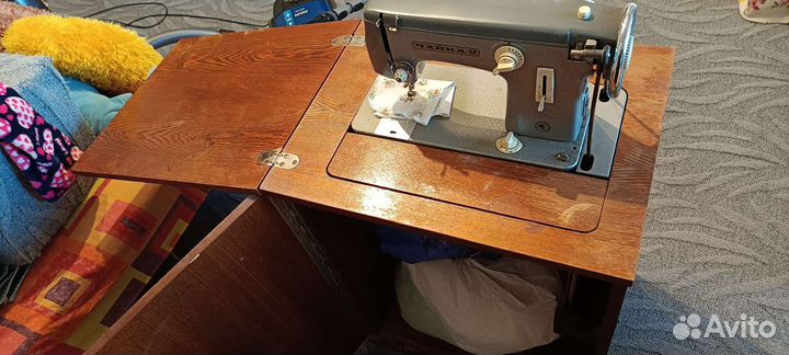 Швейная ножная машинка Трюмо трельяж бу