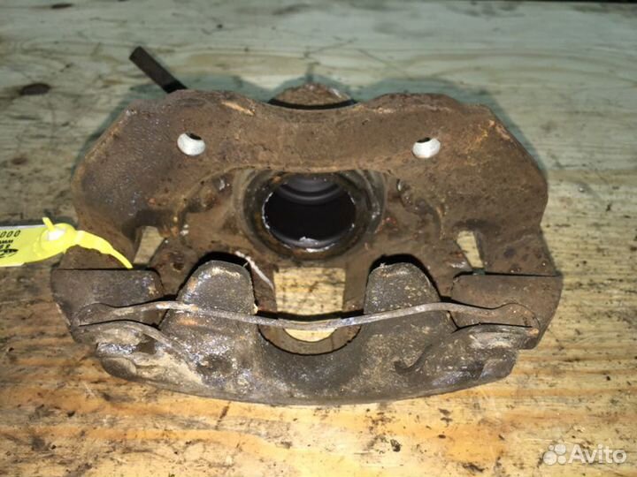 Суппорт передний левый Mazda Axela blefp lfvds