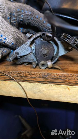 Кнопка замка багажника audi 80b4 100c4 4A5862055