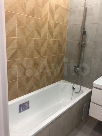 2-к. квартира, 52 м², 11/18 эт.