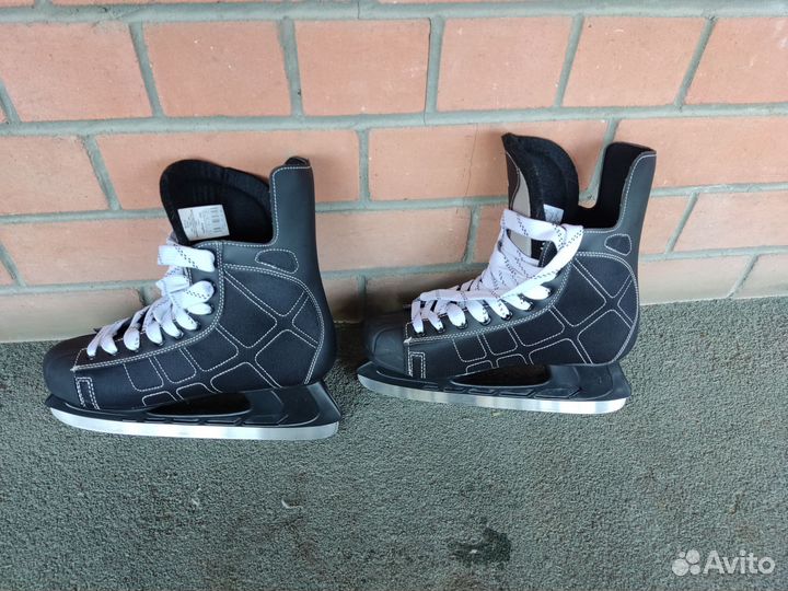 Коньки хоккейные
