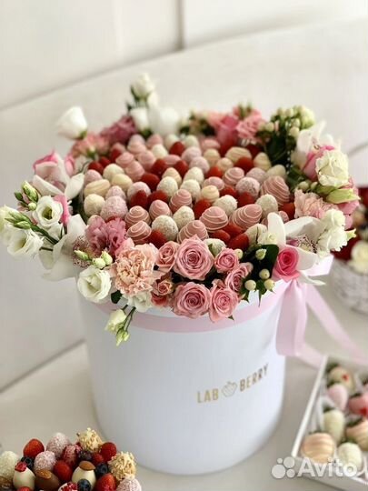 Клубника в шоколаде подарок