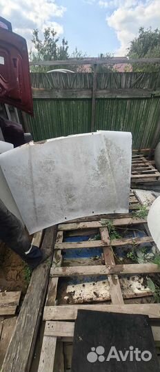 Капот на mercedes 190