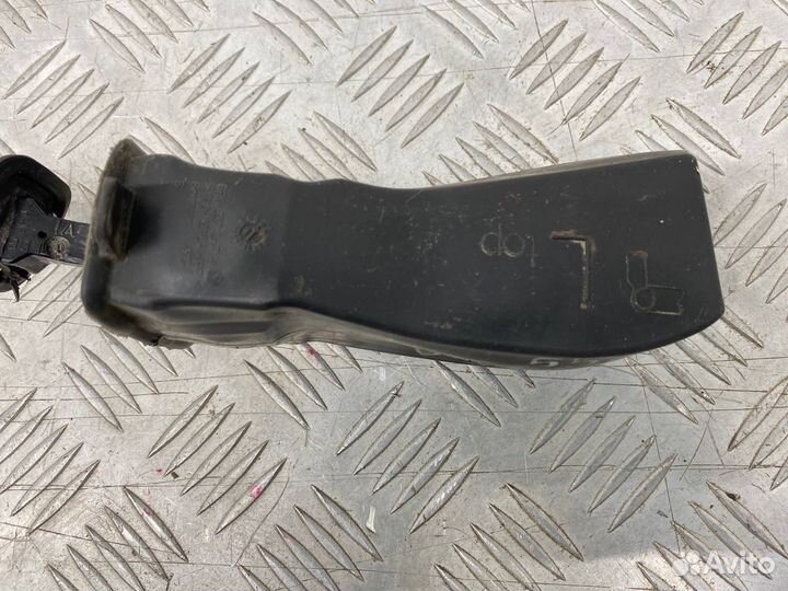 Б/У ограничитель двери передний правый Volkswagen