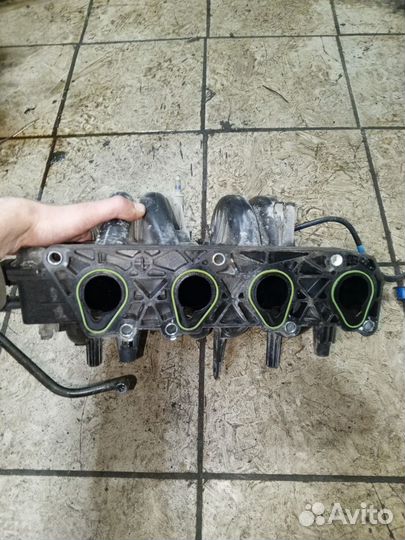 Впускной коллектор renault logan2