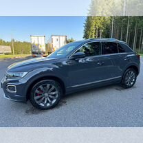 Volkswagen T-Roc 1.5 AMT, 2020, 60 000 км, с пробегом, цена 2 799 000 руб.