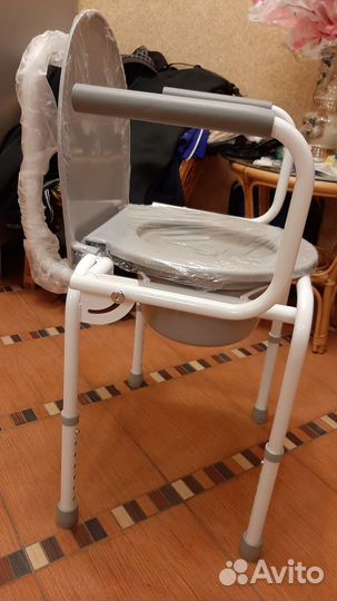 Инвалидное кресло с сан. оснащением