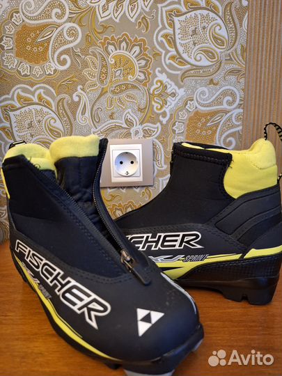 Беговые лыжи детские Fischer Sprint Crown 160 см