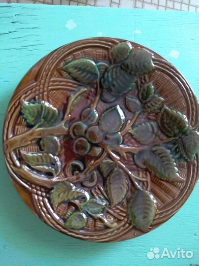 Настенная тарелка.Конаковская майолика