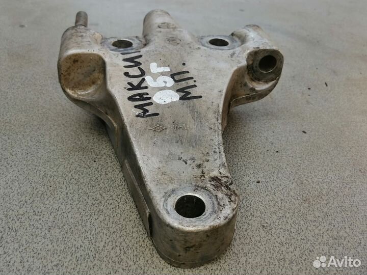 Кронштейн двигателя правый для Nissan Maxima (A32)