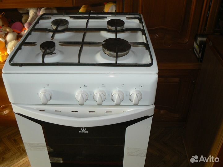 Плита газовая Indesit. Б/У 1 мес. Есть фото