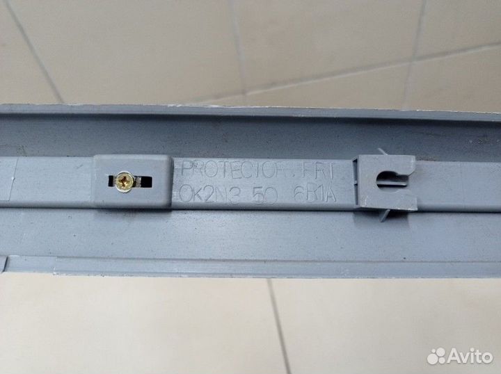 Молдинг двери правый Kia Spectra