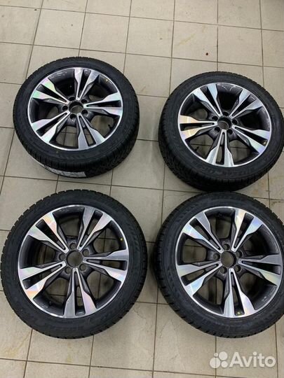 R18 Bridgestone Blizzak LM-25 245/45, PCD 5x112 DIA 57