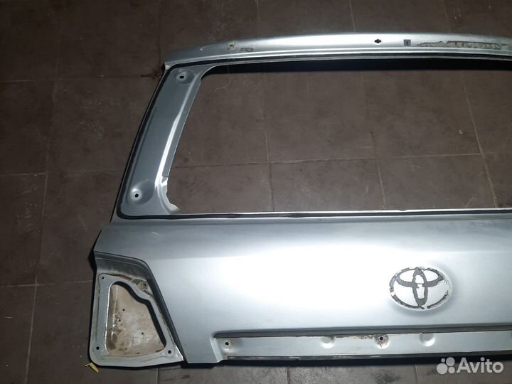 Крышка багажника Toyota land cruiser 200