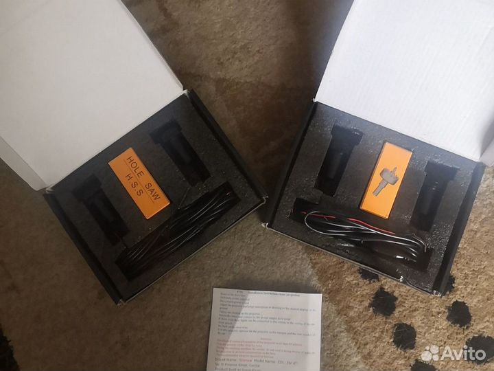 Проекция логотипа nissan в двери