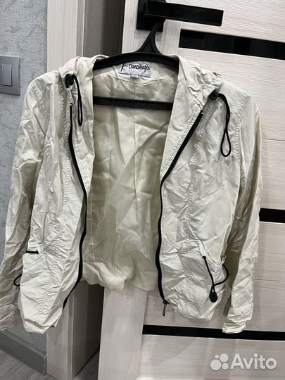 Ветровка женская