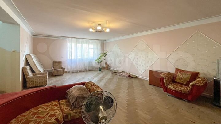 Дом 218,4 м² на участке 12,2 сот.