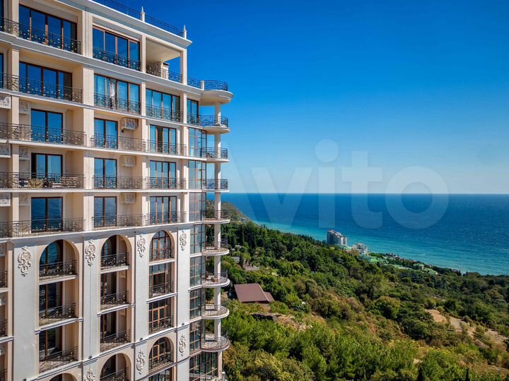 3-к. квартира, 136,9 м², 1/3 эт.