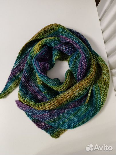 Вязаный бактус (косынка)