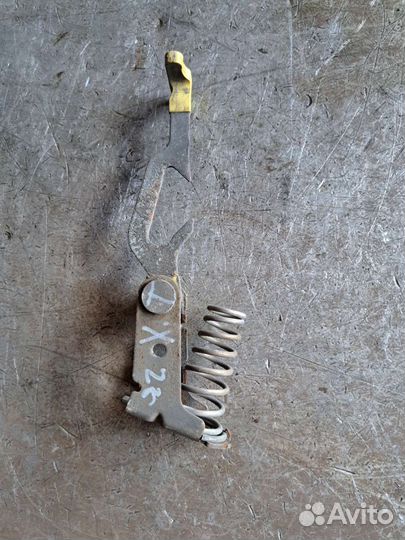 Замок капота на Ягуар x-type