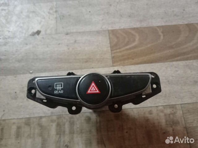 Кнопка аварийной сигнализации Hyundai Solaris