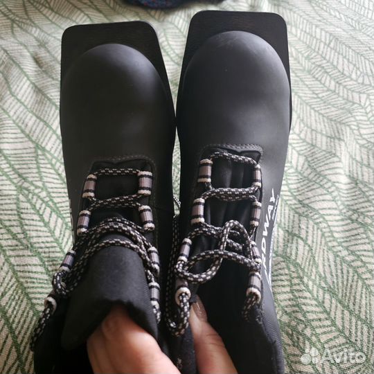 Лыжные ботинки