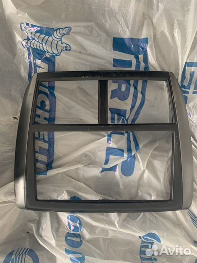 Штатная магнитола Subaru и рамки