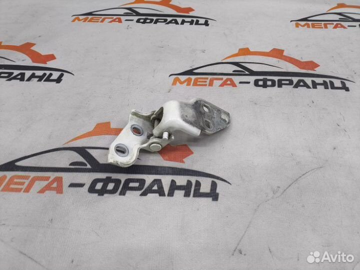 Петля двери передняя правая Peugeot Boxer