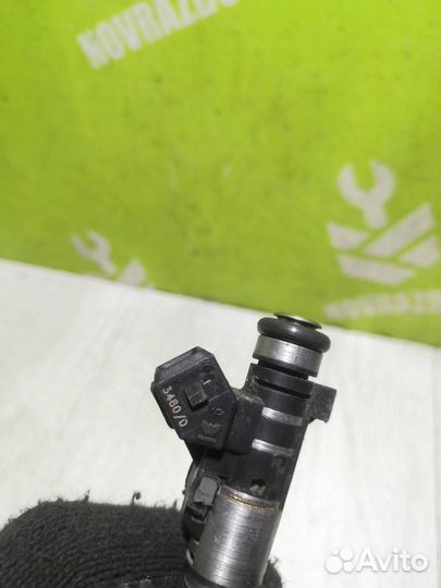 Форсунка инжекторная Пежо 206