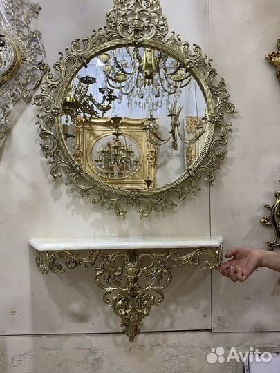 Консоль с зеркалом