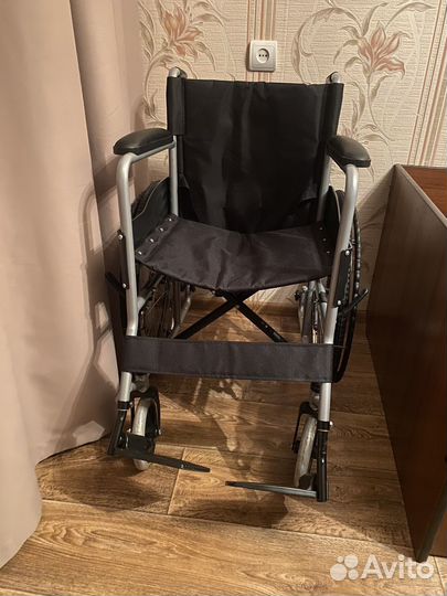Коляска инвалидная новая