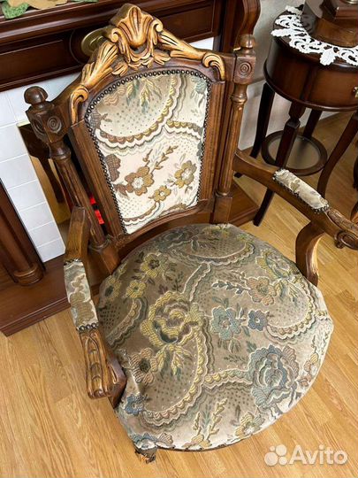 Антикварный стул кресло