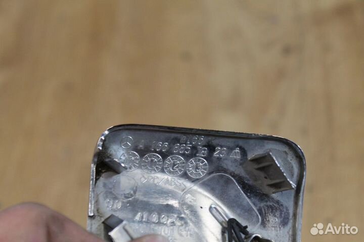 Заглушка переднего бампера буксировочного крюка Me