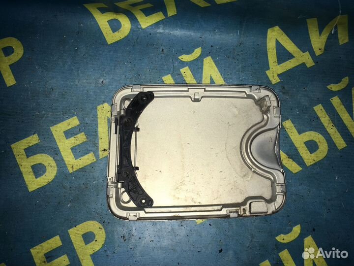 Лючок бензобака Volvo S80