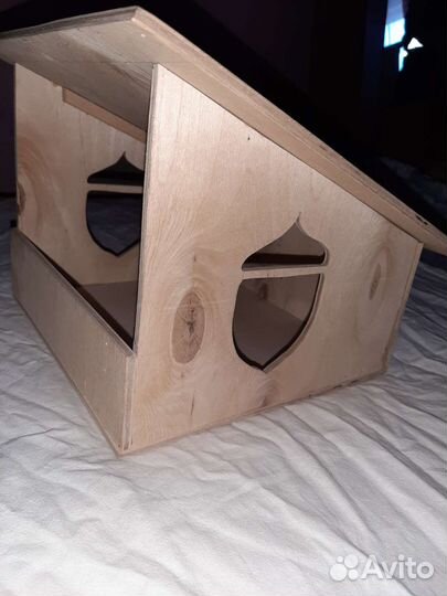 Кормушка для птиц новая