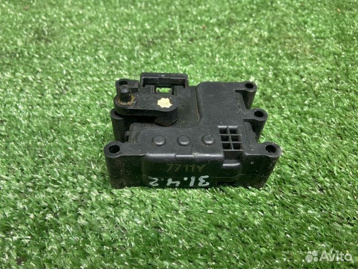 Моторчик заслонки печки Mazda Сх7