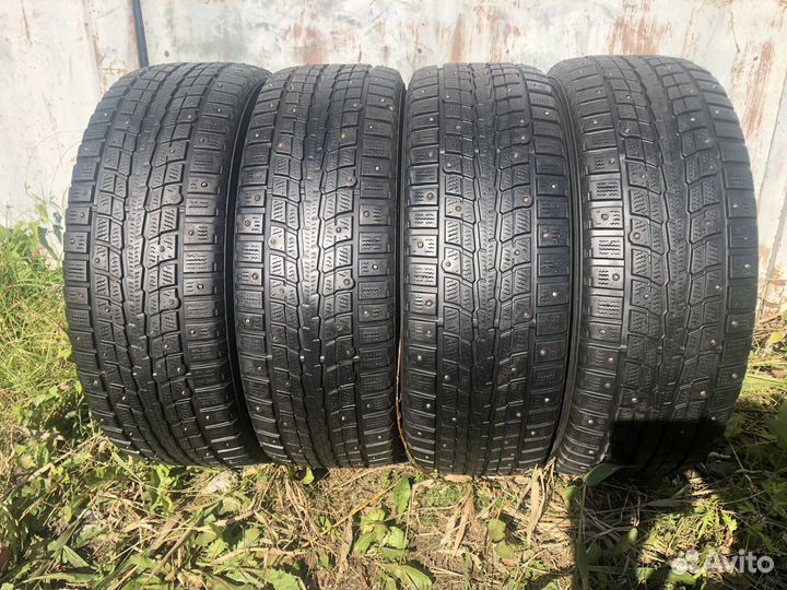 Dunlop SP Winter Ice 01 225/65 R17 102T