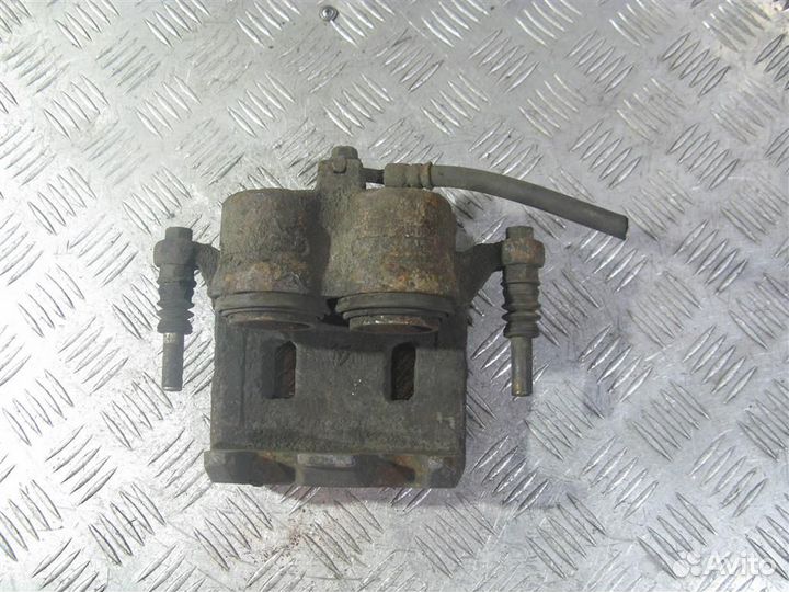 Суппорт передний правый Ниссан Мурано 41001CC00A