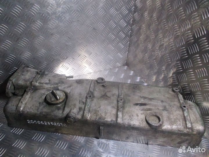 Клапанная крышка Mercedes-Benz A3520166105