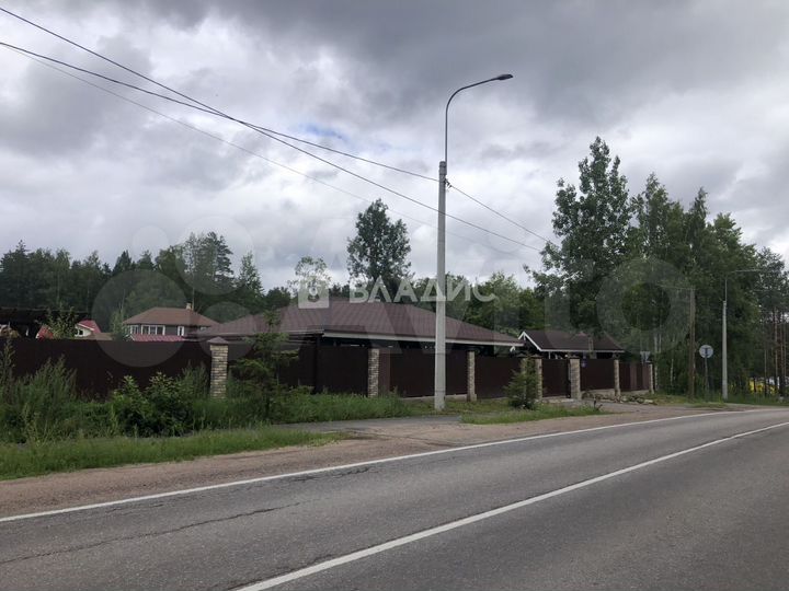 Дом 208 м² на участке 20 сот.