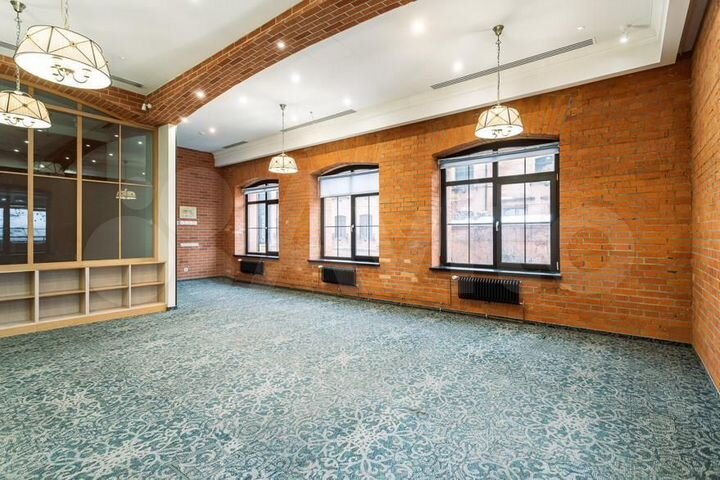 Роскошный loft 2800 м2 с террасой на Тульской