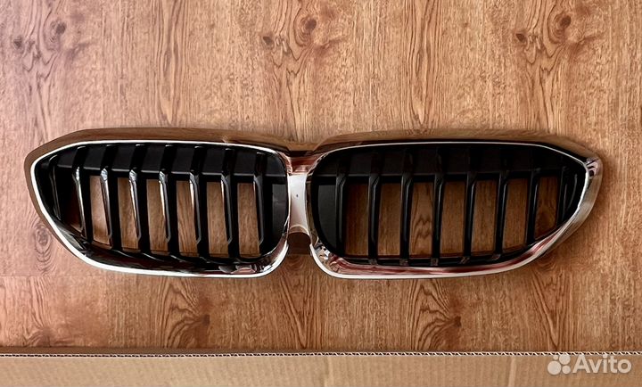 Решетка радиатора BMW g20 новая