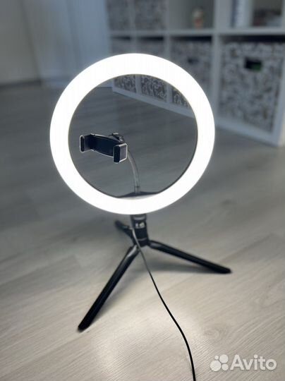 Кольцевая лампа 26 см с настольным штативом
