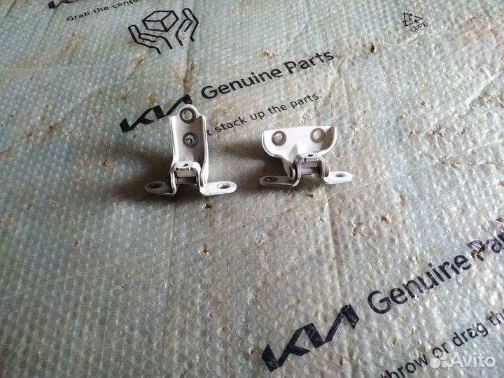 Петли задней правой двери Kia Rio 4 FB Оригинал