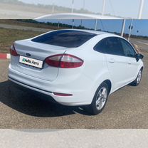 Ford Fiesta 1.6 AMT, 2016, битый, 171 000 км, с пробегом, цена 730 000 руб.