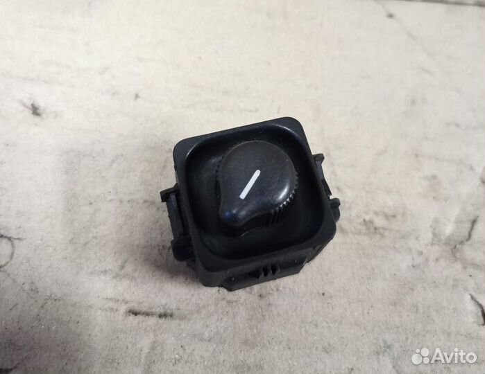 Джойстик зеркал на Mercedes W124 и R129 1298200610