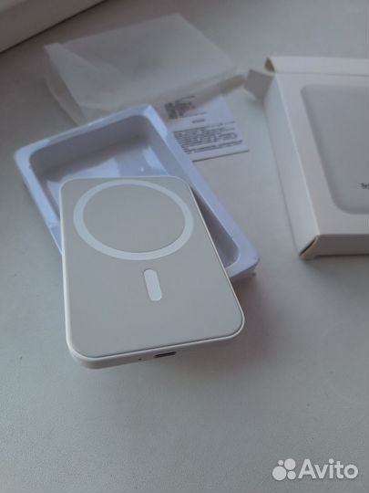 Внешний аккумулятор с беспроводной зарядкой