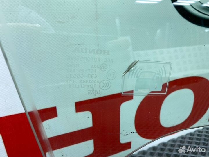 Стекло двери переднее правое Honda Civic FD(4Д)