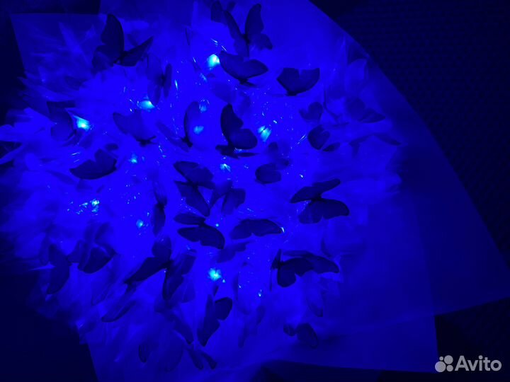 Светящийся букет из бабочек